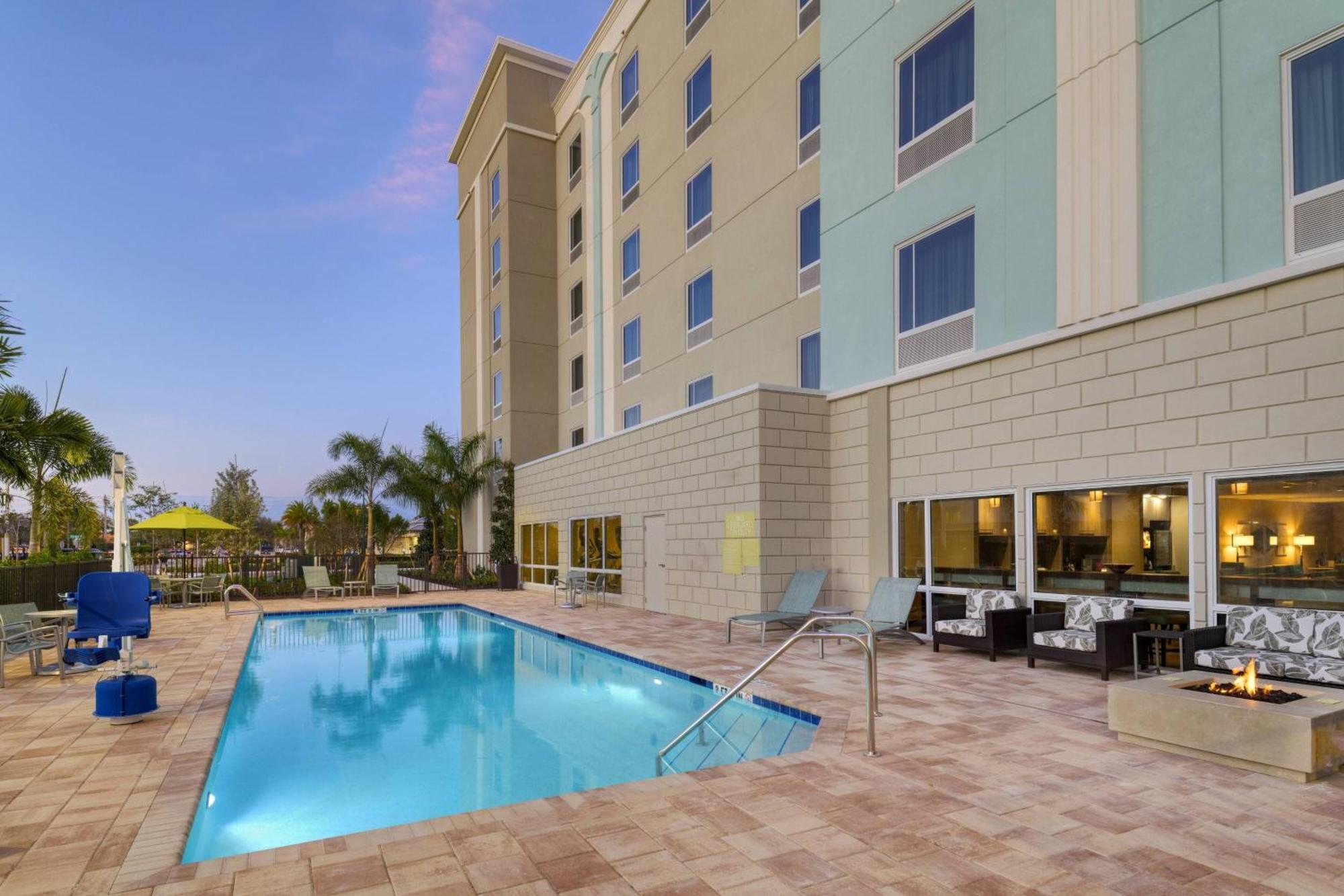 Towneplace Suites By Marriott Naples Vineyards Exterior foto